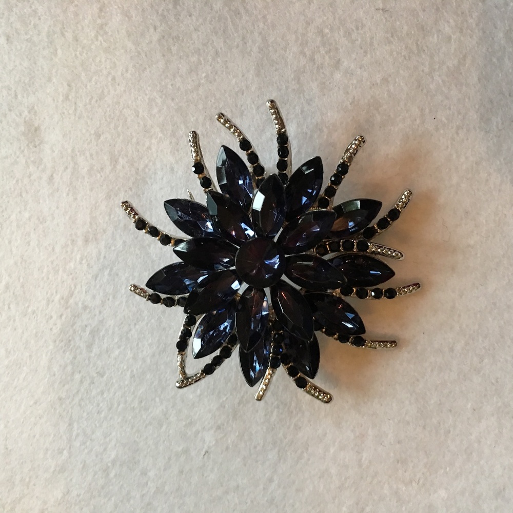 Dark Blue Gem Flower Pin